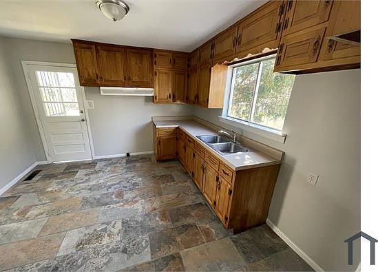 5th image of 2025 Woodrow Dr