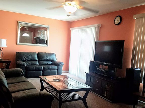 3rd image of 2220 Sandridge Ln