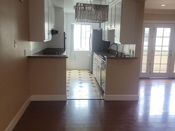 3rd image of 14359 Addison St APT 212