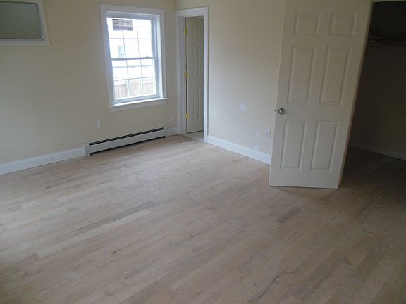 3rd image of 11594 218th St