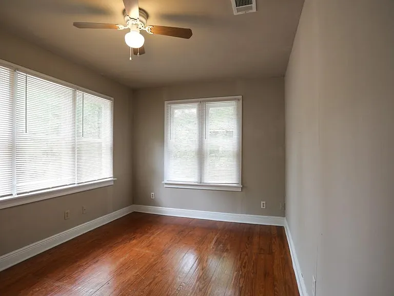 4903 Caswell Ave — Photo 14