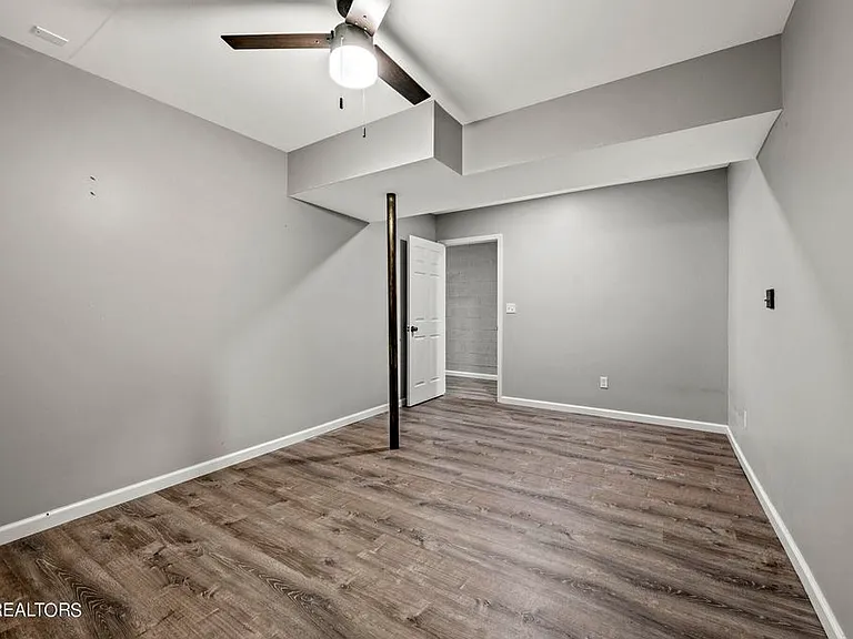 225 Penn Dr #B — Photo 5