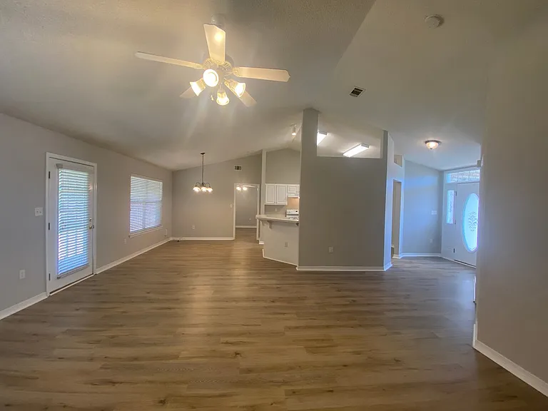 9676 Parker Lake Cir — Photo 6