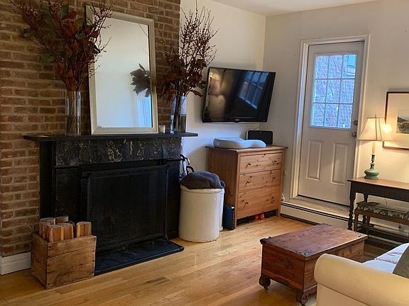 4th image of 111 Bank St APT 3R