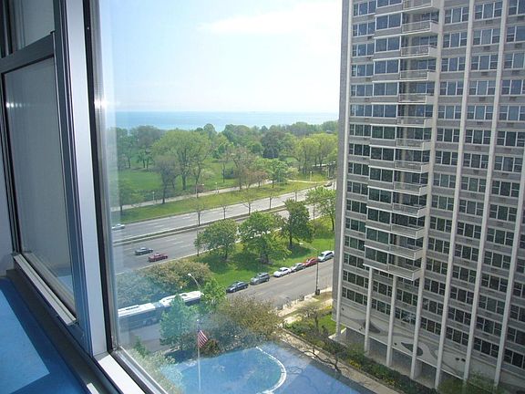 4th image of 4250 N Marine Dr Floor 13