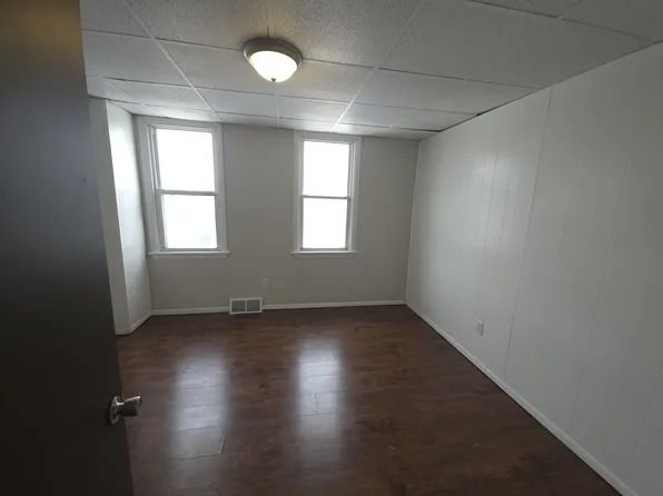 1400 Wolfe Ave, Braddock, PA