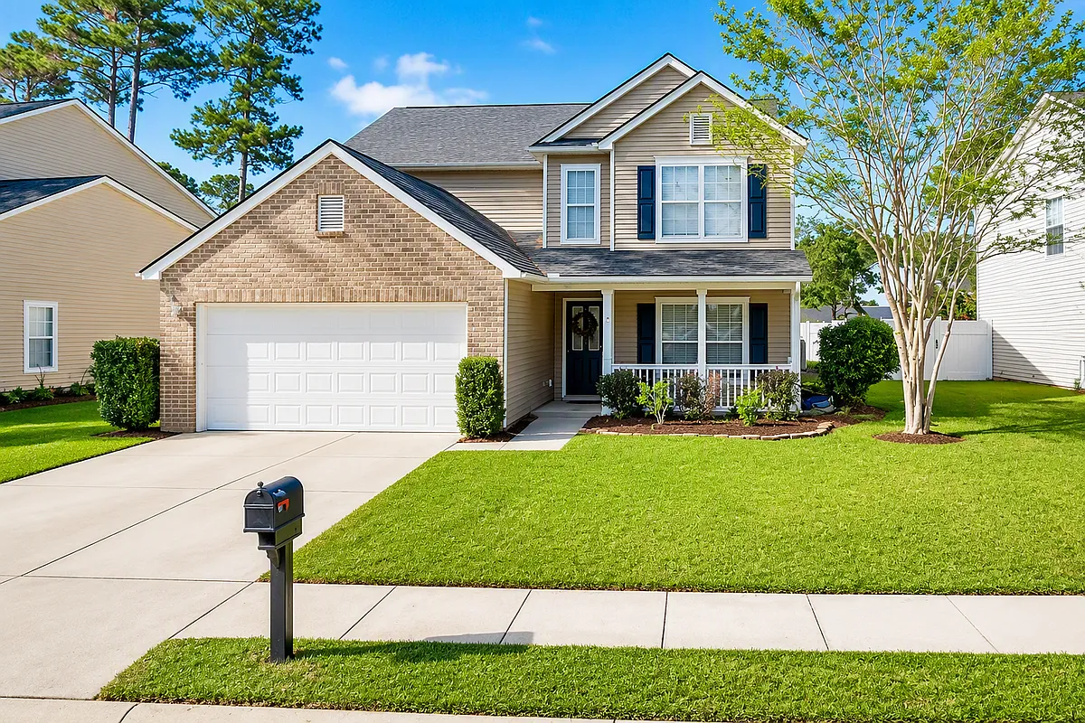 5 bed, 3.0 bath, 2686 sqft, $3,075 — Photo 1