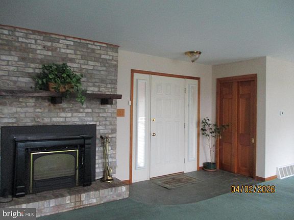 3rd image of 55 Lakeview Dr