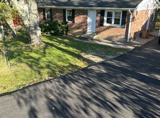 204 Creekside Ln, Frankfort, KY 40601