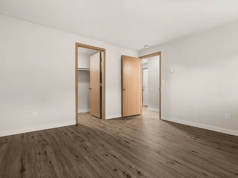 1 Bed 1 Bath - 680 Sq Ft 1 Bed 1 Bath - 680 Sq Ft
