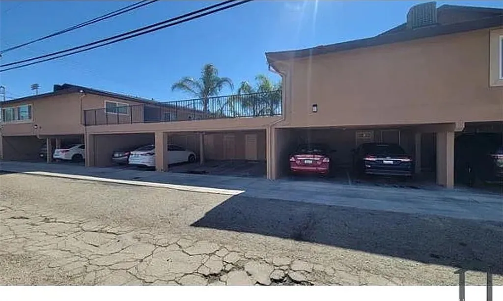 4 bed, 1600 sqft, $3,300 — Photo 3