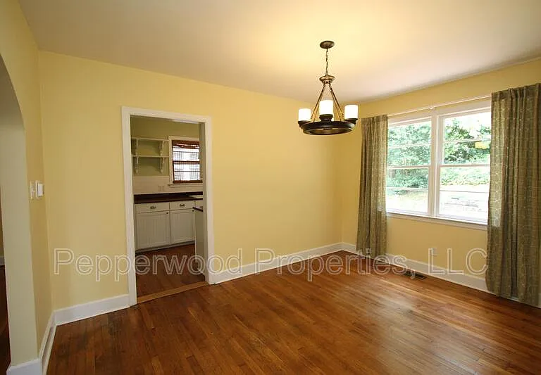 111 Timothy St — Photo 16