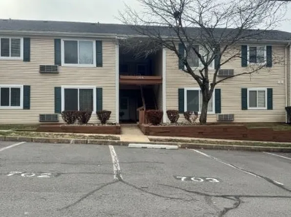 55 Bolton Ct, Somerset, NJ 08873