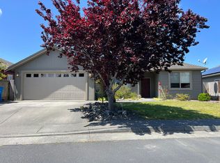 125 Shadowbrook St, Loleta, CA 95551