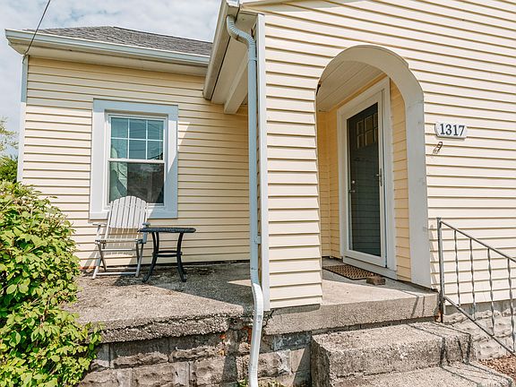 3rd image of 1317 Pleasantview Ave
