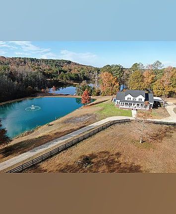 3rd image of 502 Needmore Rd