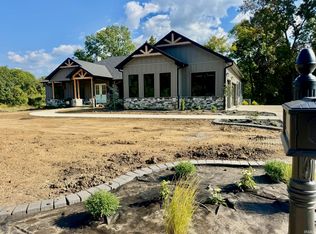 104 Stonecrest Dr, Bedford, IN 47421