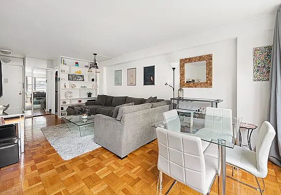 3rd image of 230 E 79th St APT 14B
