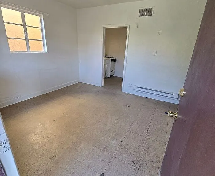 2245 S 6th Ave #18 — Photo 3
