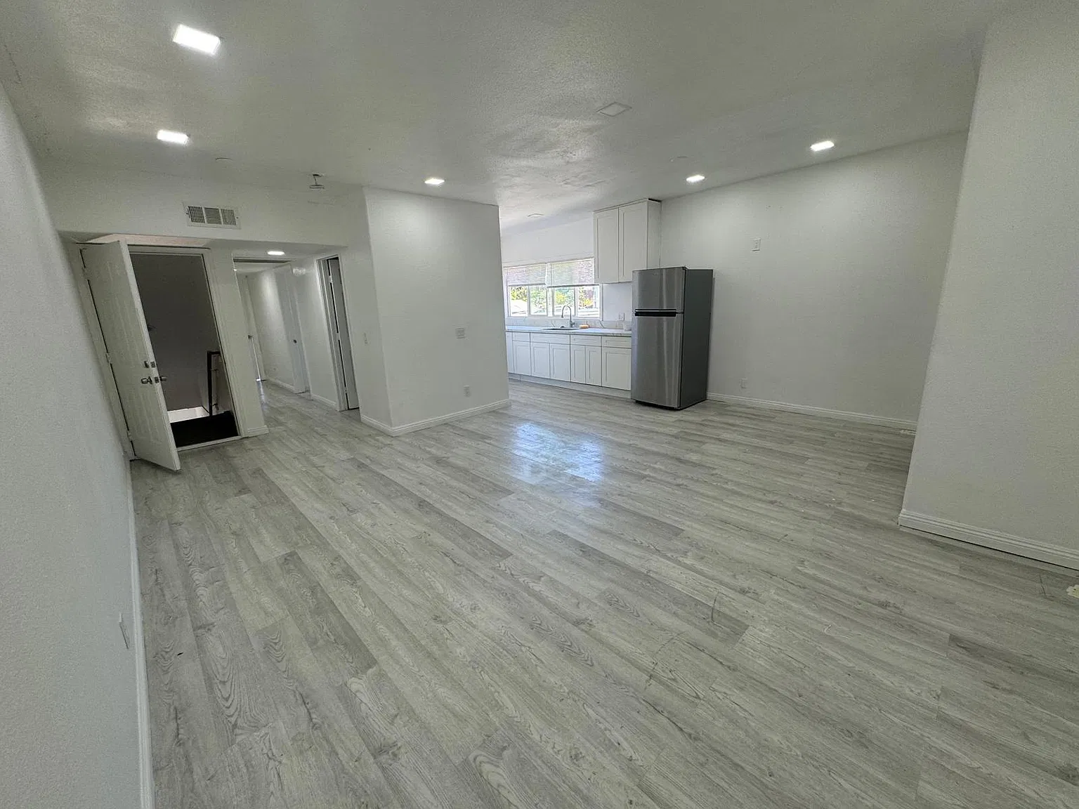 734 Grand Ave — Photo 3