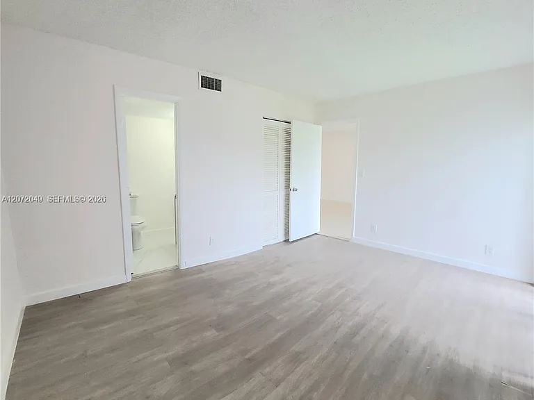 8620 N Sherman Cir #306 — Photo 11