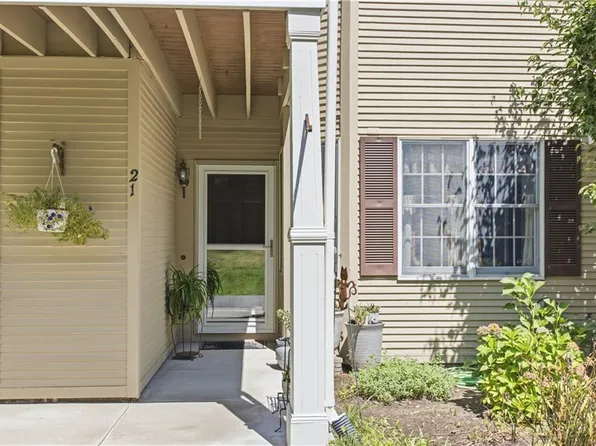 21 Trellis Dr #21, West Warwick, RI 02893