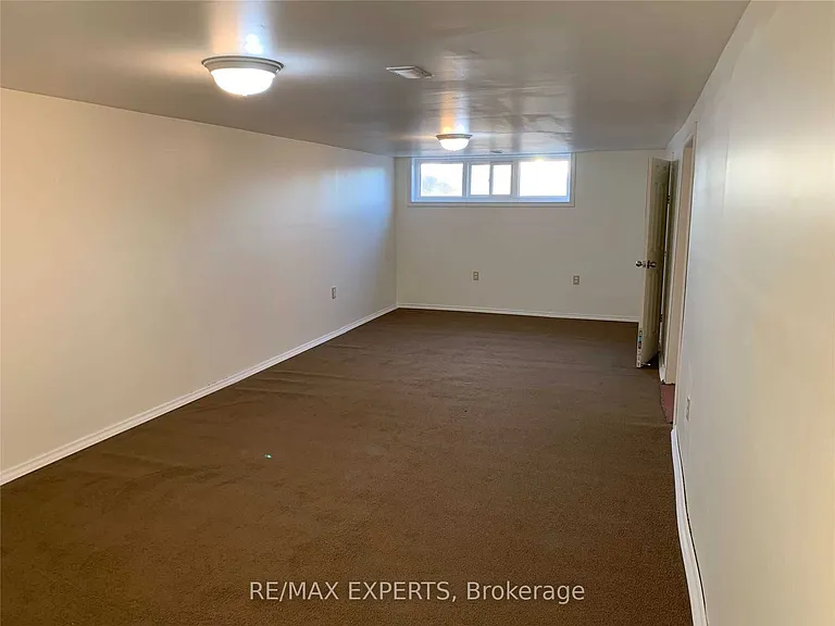 733 Markham Rd — Photo 12
