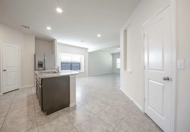 14002 Madrigal Ln — Photo 8