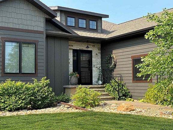 3rd image of 8037 Brooks Loop