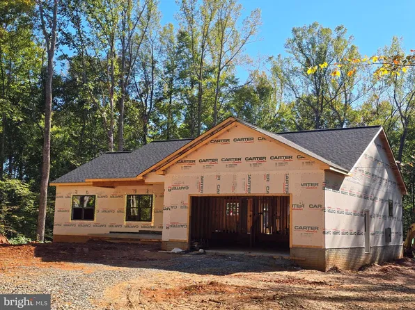 25 Hawk Cir, Locust Dale, VA 22948