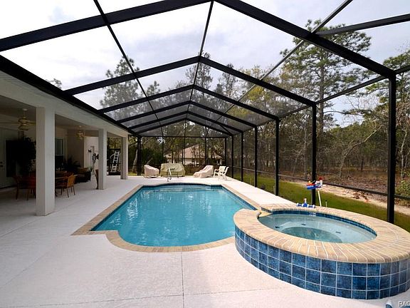 5th image of 121 Corkwood Blvd