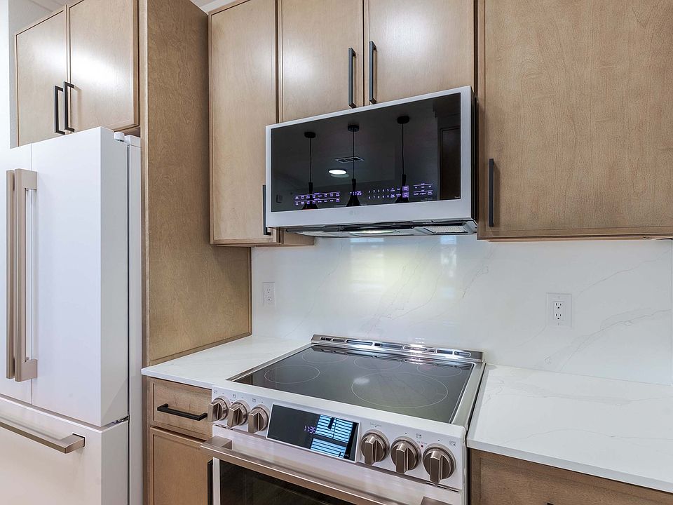 Five810 Southlands, Aurora, CO, Kitchen