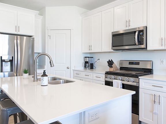 4th image of 7911 S Highlandpoint Way #422