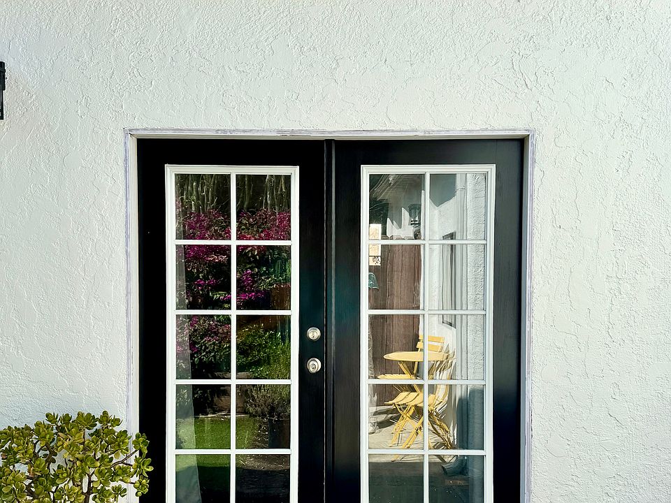 Entrance to Guesthouse in rear of main duplex.