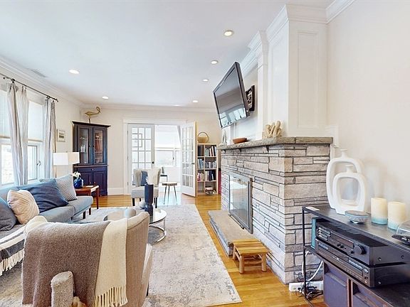 5th image of 95 Waltham St #95