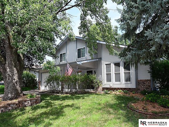 2nd image of 524 W Burt Dr