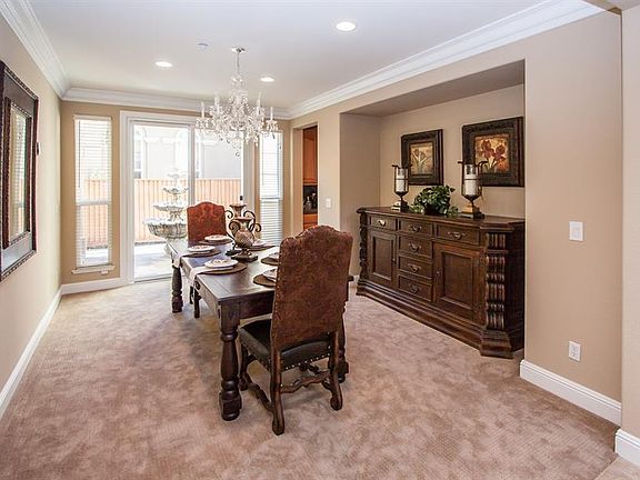 4th image of 6071 Round Hill Dr