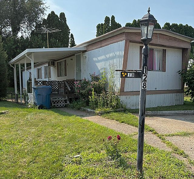 1st image of 128 S Compass Dr