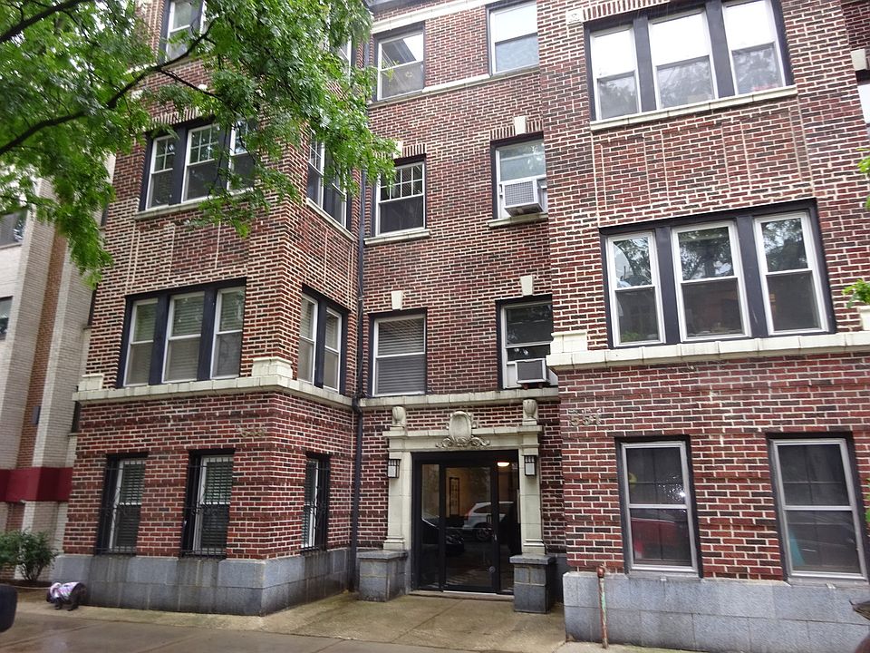1st image of 549 W Oakdale Ave APT 1E