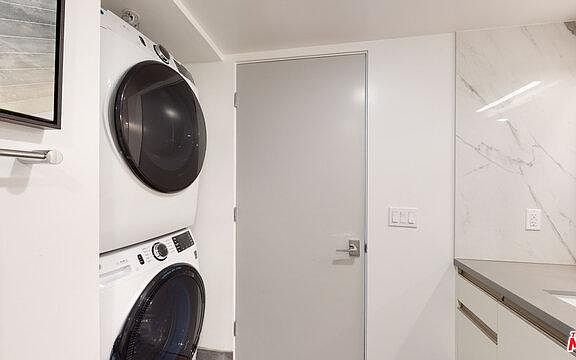 4th image of 1143 Glenville Dr #202