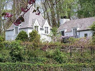4th image of 4 Somerset Ln