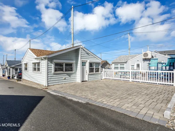 12 E Chadwick Way, Lavallette, NJ 08735