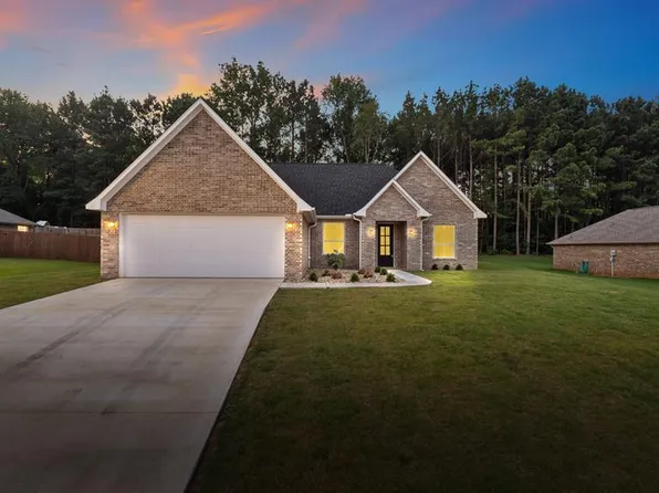 801 Willow Oak Dr, Atlanta, TX 75551