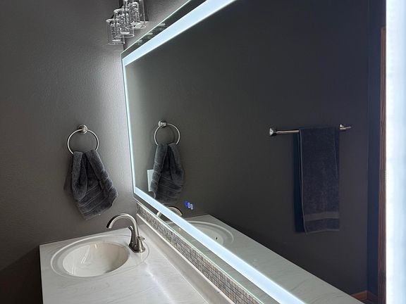 5th image of 102 Meadowview St