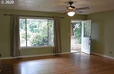 2nd image of 4809 NE 58th St