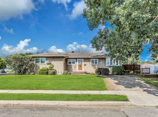 10 Brian St, Plainview, NY 11803