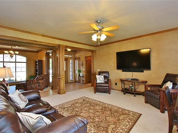 2nd image of 1116 Cambridge Dr