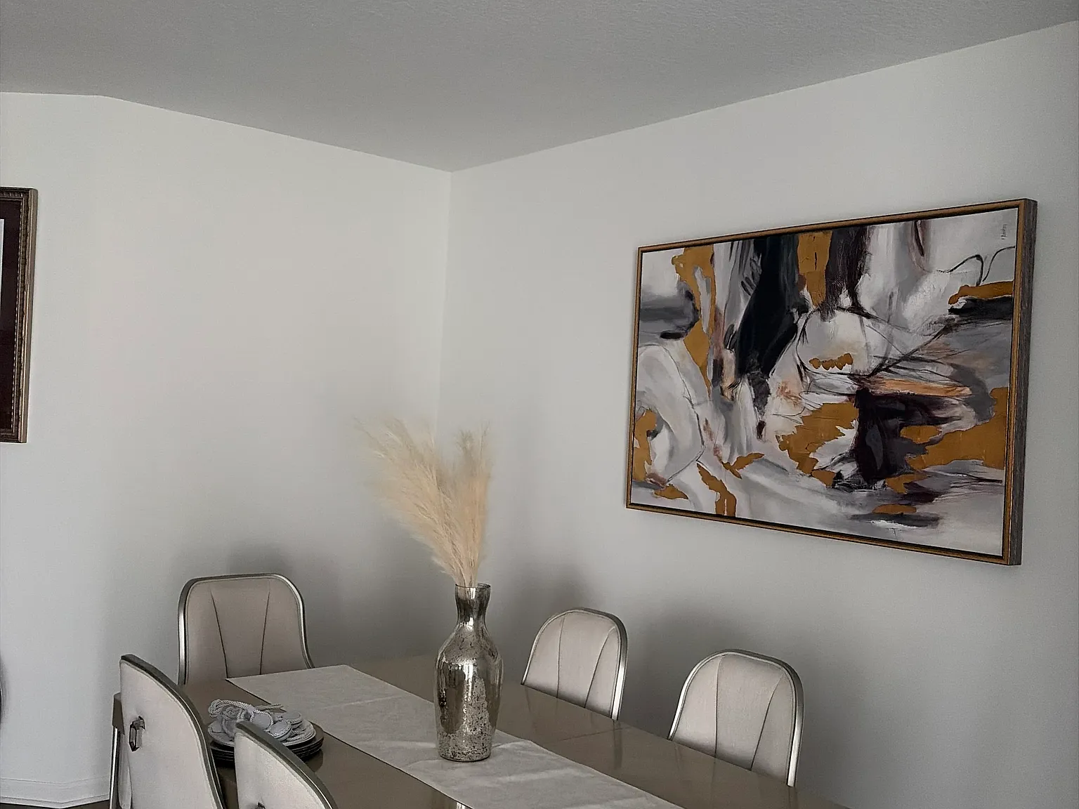 3 bed, 2050 sqft, $3,600 — Photo 2
