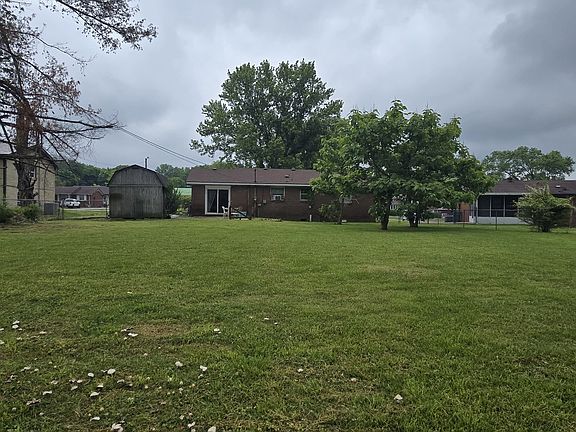 2nd image of 119 Rainbow St