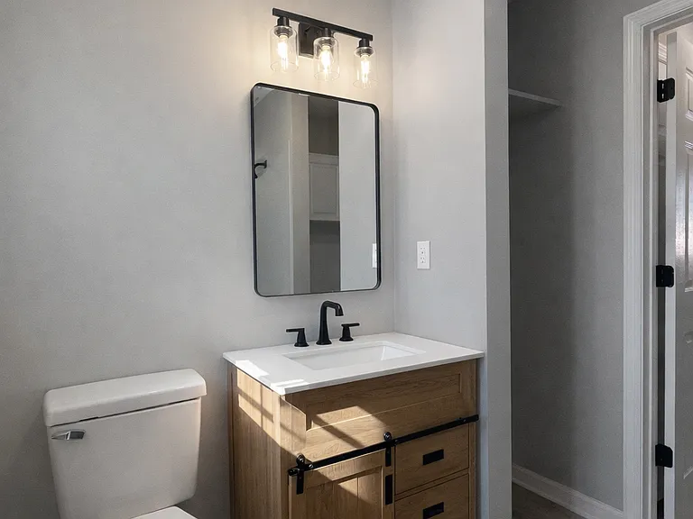 Fisher St Apartments — Photo 12